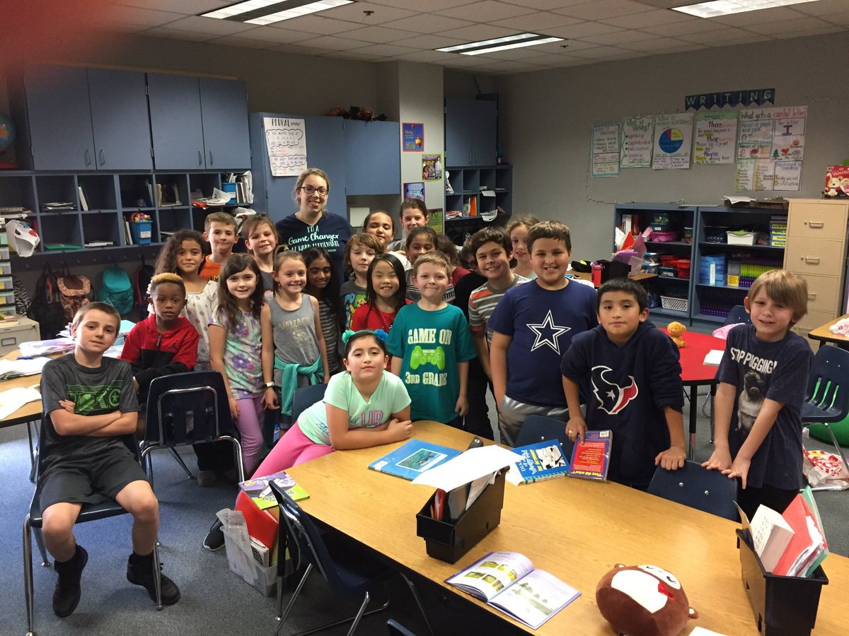 WardStarsCCISD's tweet photo. Woot Woot! Today we celebrate Mrs. Lau, Ms. Coulsey and Mrs. Blankenship! @MrsLauKinder @Ward3rdgrade @wardroom255 @Ward_Kinder @Ward2ndgrade https://t.co/w3WsZtgOnR