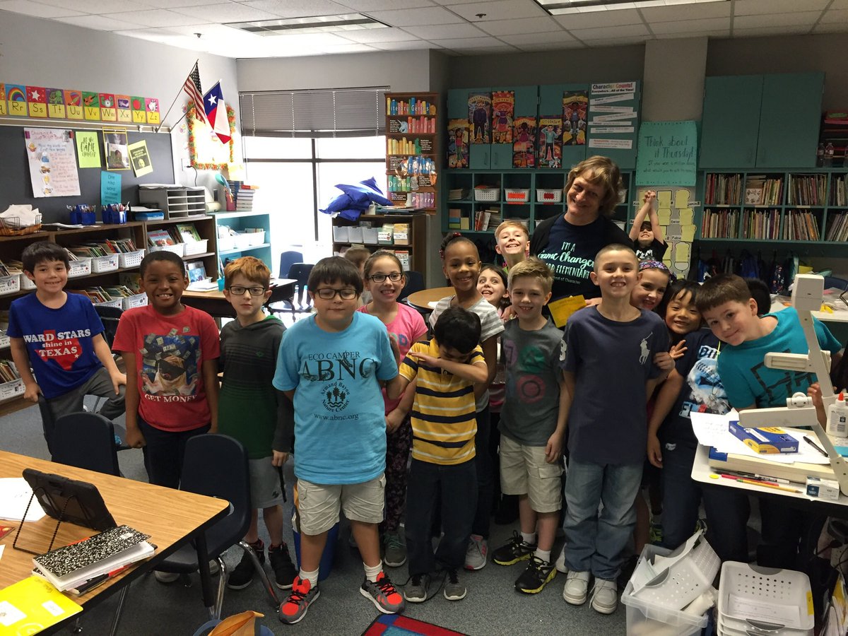 WardStarsCCISD's tweet photo. Woot Woot! Today we celebrate Mrs. Lau, Ms. Coulsey and Mrs. Blankenship! @MrsLauKinder @Ward3rdgrade @wardroom255 @Ward_Kinder @Ward2ndgrade https://t.co/w3WsZtgOnR