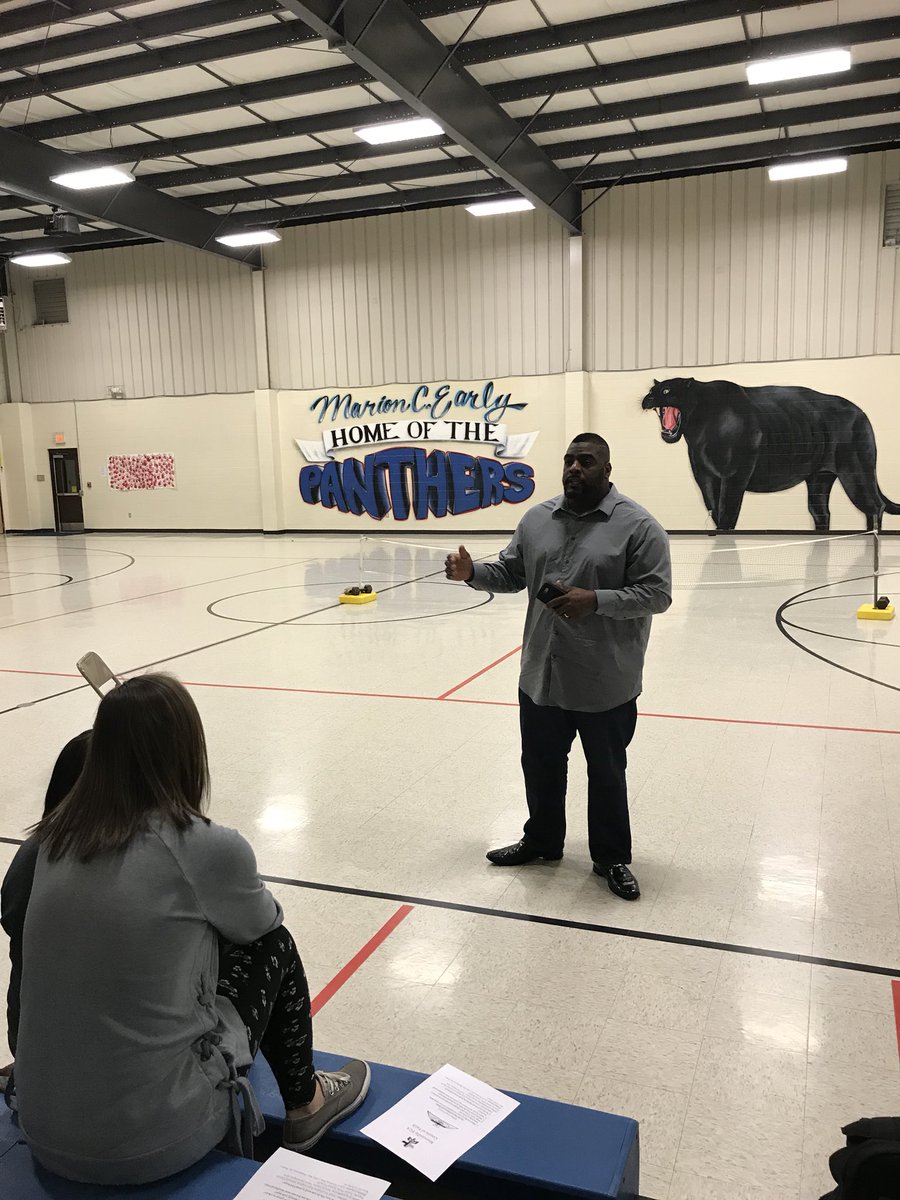 akatej3's tweet photo. 2018 MCE FCA Courts of Faith! Matt. 14:22 Fans or Followers? #FCA #Hisglory #MCEloves #MCEhighschool @CoachJWinslow @kara_wooderson Thanks to all who made this event! 🙏🏼 https://t.co/WuIxZI2aW4