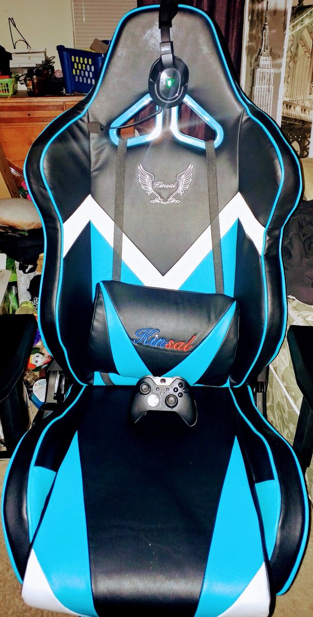XeroMercy's tweet image. Rocking my new @kinsalgaming chair maybe a team sponsor down the road who knows thing is dope tho