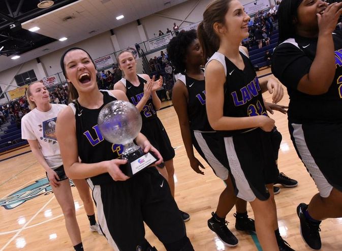 It's been really fun watching <a href="/lexie_melville/">lex🦋</a> over the past four years. She deserved to smile brightly with the trophy in her hands tonight!