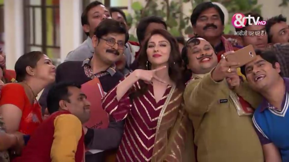 Happusinghfc's tweet photo. Thats like my gorimam😍✌ @iyogeshtripathi @saumyatandon @RohitashvG https://t.co/40CryRgx3w