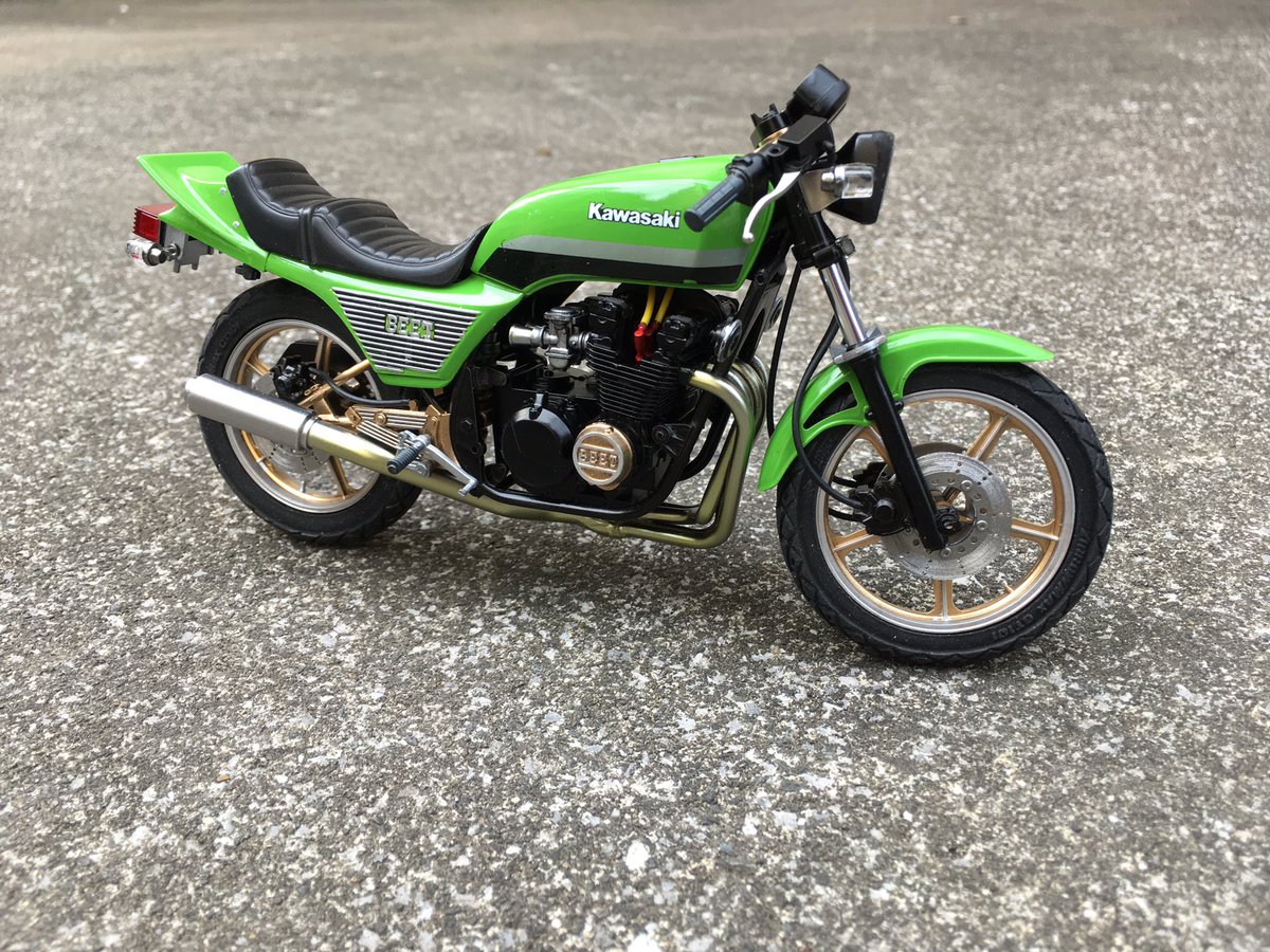 アオシマのZ400GP完成です‼︎ ライムグリーンで仕上げてみました