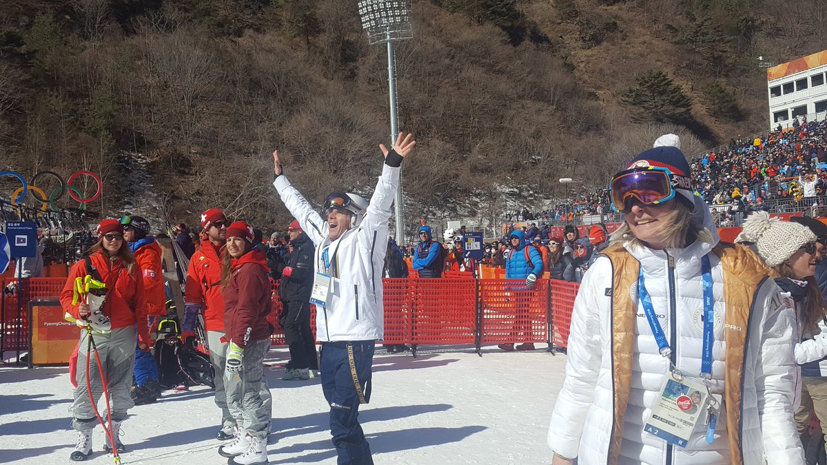 AUSOlympicTeam's tweet photo. Absolute scenes at #AlpineSkiing Super G as Ester Ledecka takes the lead. Ledecka is the current SNOWBOARD parallel giant slalom world champion &amp; she might just have won the Super G https://t.co/dF44SgxusJ