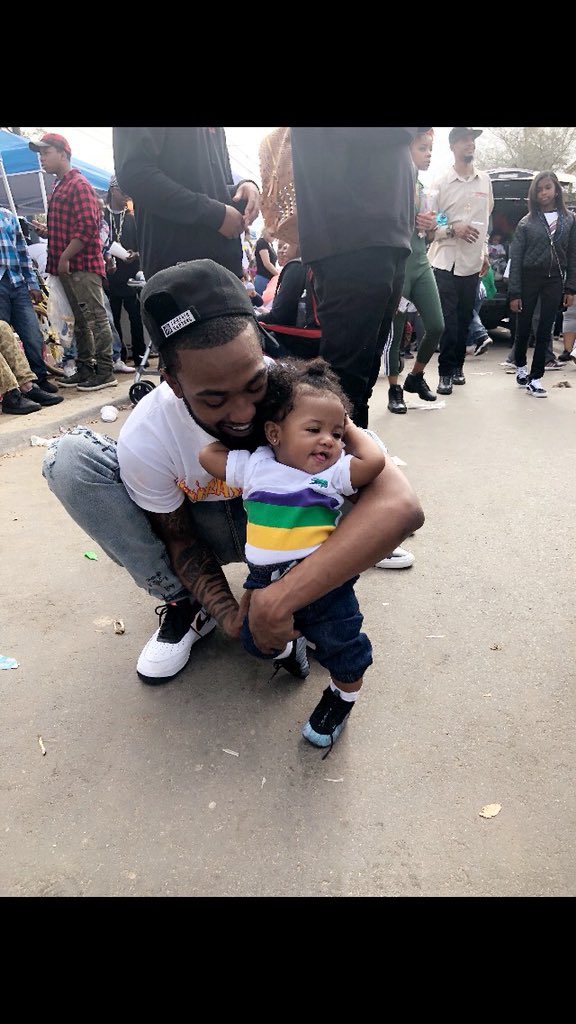 FreeMyyLove's tweet photo. My Le’mama always smiling cause she know her daddy would turn this bitch to Afghanistan with no problem💙🔥 #stupiddd🌎 https://t.co/PHWaS6ZLLm