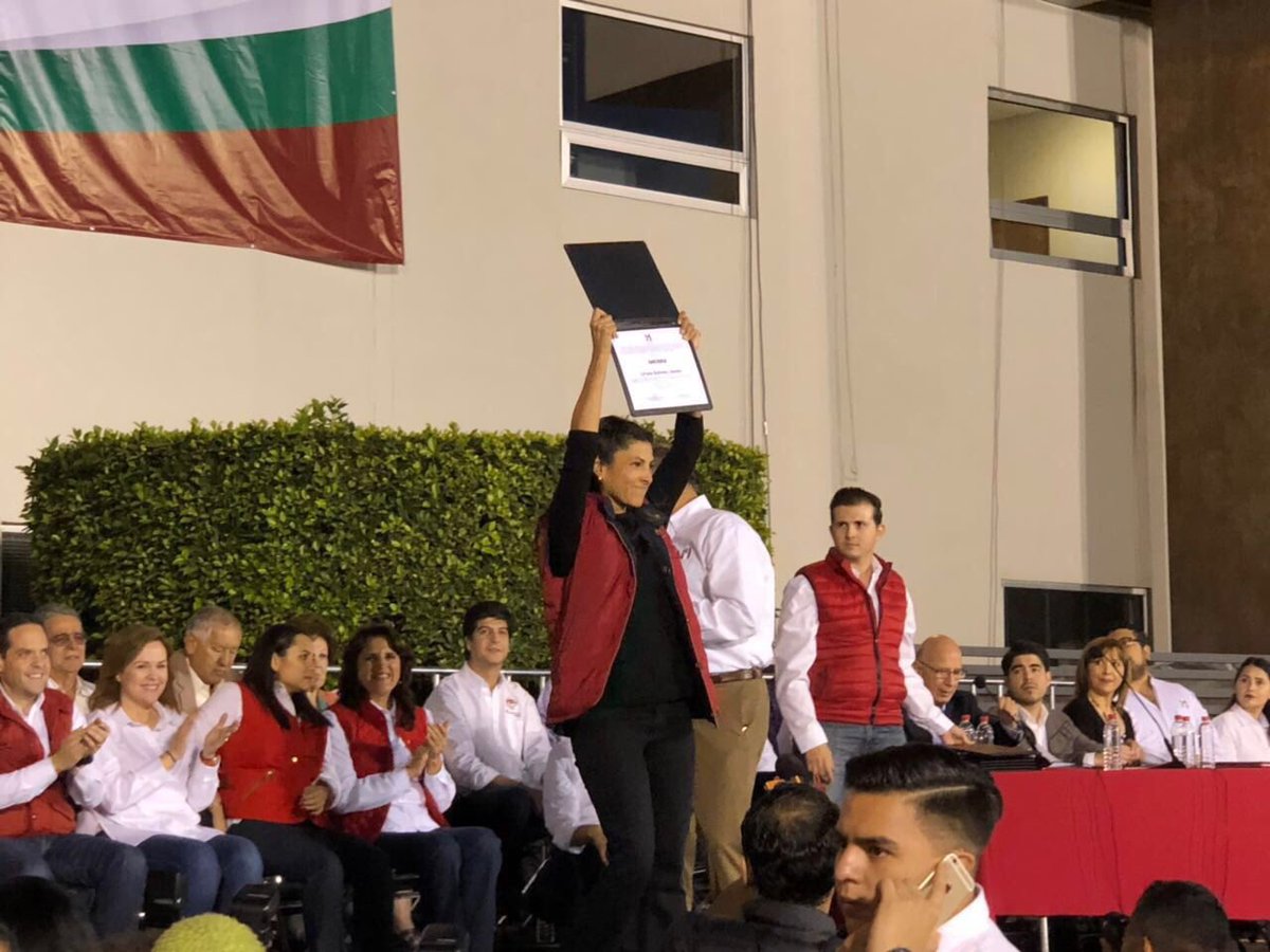 sylbeltrones's tweet photo. Hoy rendí protesta ante la Comisión de Procesos Internos de mi partido aceptando mi registro como candidata al Senado en la Jornada Electiva del PRI Sonora celebrada en la Convención Estatal de Delegadas y Delegados. https://t.co/1BryB9oY0D