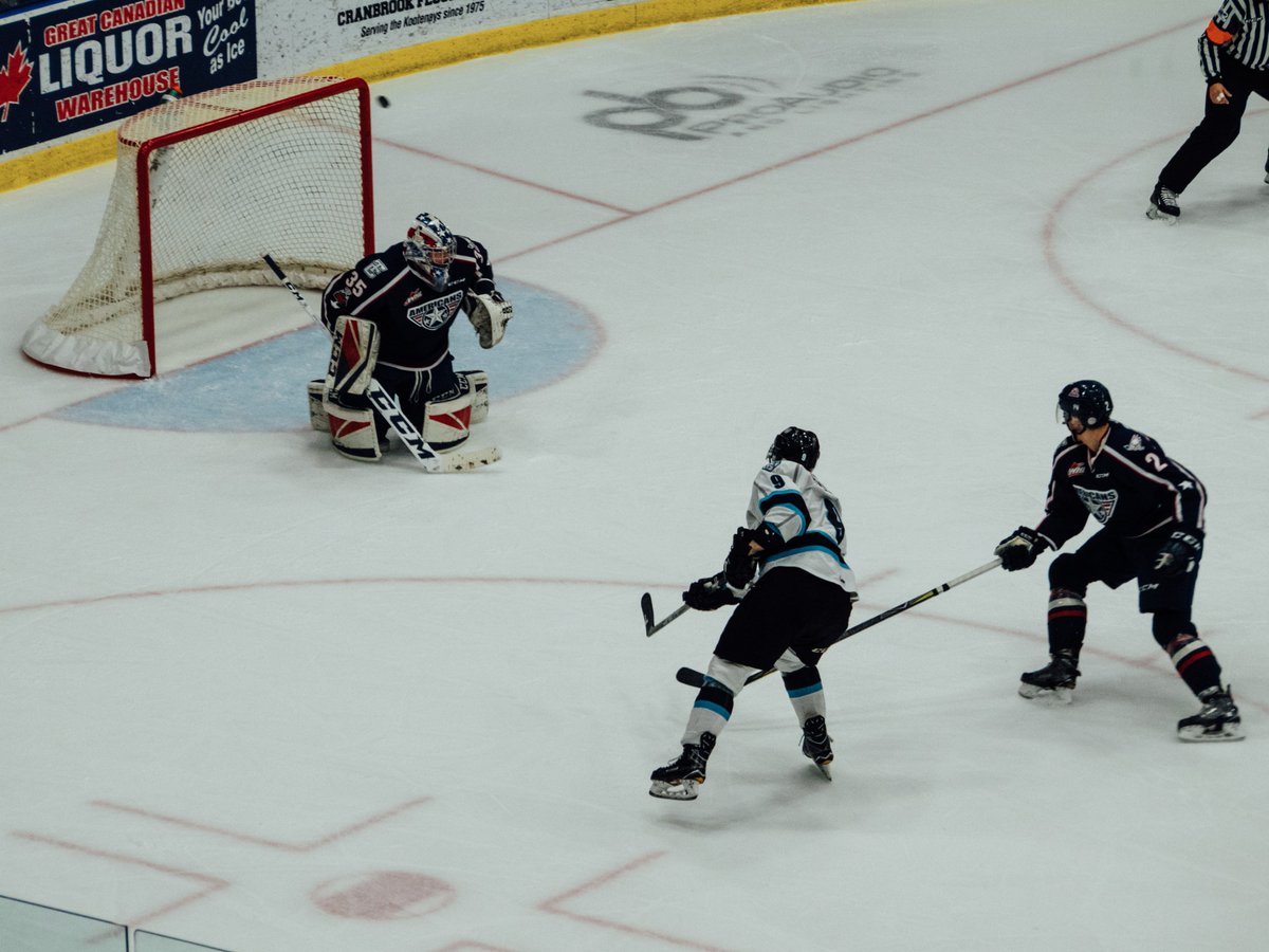 BradcasterJones's tweet photo. The @WHLKootenayICE defeat the @TCAmericans 5-2 at Western Financial Place, full story to come but here's some photos from tonight's win for now #WHL #Cranbrook #KTNvsTC https://t.co/u1Nz3mDmGJ