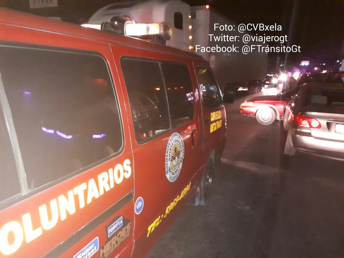 viajerogt's tweet photo. TRIPLE COLISIÓN #Xela
Periférico Zona 8
Frente a #Vipersa
obstaculizan carril IZQUIERDO de AMBOS SENTIDOS
Genera #TransitoGt LENTO
Use vías ALTERNAS https://t.co/AdNeqM4brW