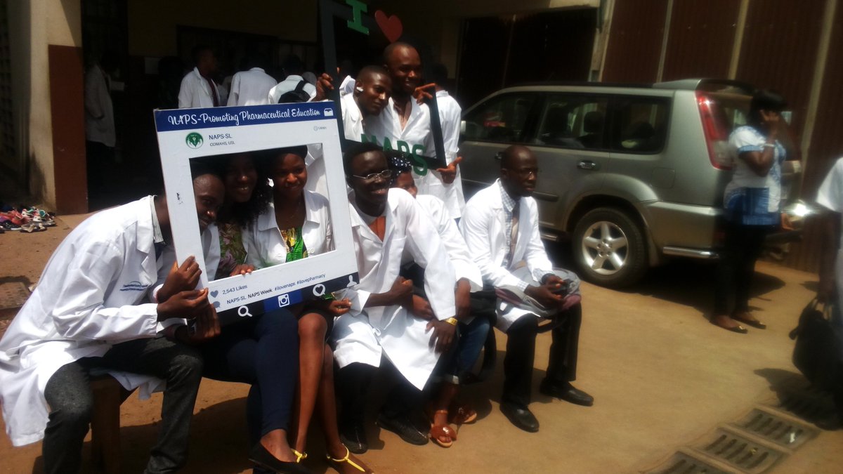 MICHAELSESAY17's tweet photo. #Napsslweek
#Ilovepharmacy
#Whitecoatceremony https://t.co/Qzool7CW63