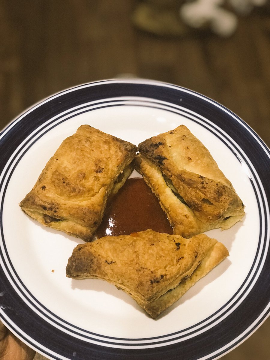 techfreakvsp's tweet photo. Long weekend begins #vegetablepuff #homemade https://t.co/Lus2jxlWdl