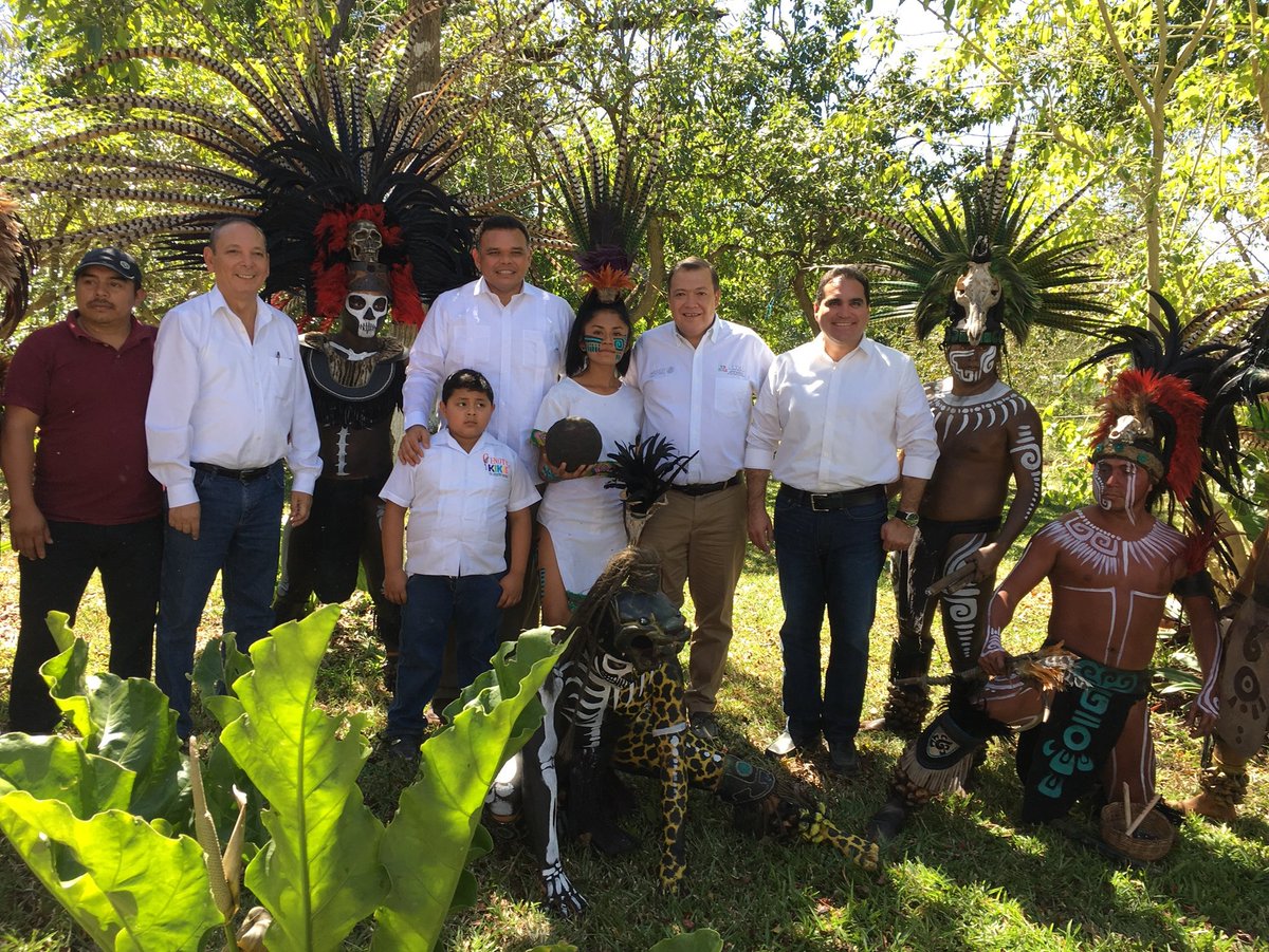 RolandoZapataB's tweet photo. En el marco de la inauguración del parador turístico Kikil, en Tizimín, entregamos a nueve proyectos ecoturísticos, operados por grupos y cooperativas mayas, distintivos como Paraísos Indígenas. @rserranoa_ https://t.co/5YgwvnPhl8