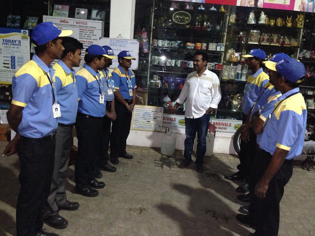 BPCRetailVizag's tweet photo. @BPCLRetail @BPCLimited @34Prabhu @AbbasAkhtar18 #SpeedDay celebrations at #BPKakinada, #EastGodavariDist #ecofriendlyspeed https://t.co/ZTElT96xnm