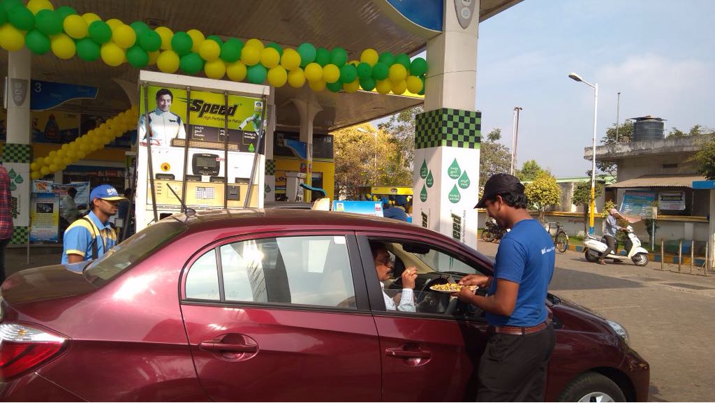 BPCRetailVizag's tweet photo. @BPCLRetail @BPCLimited @34Prabhu @AbbasAkhtar18 #SpeedDay celebrations at #BPKakinada, #EastGodavariDist #ecofriendlyspeed https://t.co/s8DJ6pmkGR
