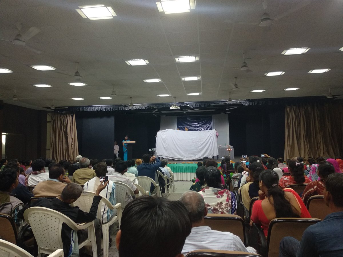 VaghelaPradeep2's tweet photo. At 4th State Level Convention Of SMCs, Gujarat.... #SMC #Education  सभी सवालों का यदि एक ही हल है तो वह है अच्छे से अच्छा शिक्षण...शिक्षण के काम के लिए सभी को एक होना चाहिए और शिक्षण को प्राथमिकता मिले उसपर आवाज बुलंद करनी चाहिए । #Vidhyapith https://t.co/1eQPFJO5Nh