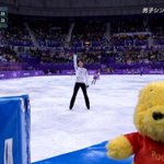 作為的に映り込む？羽生結弦さんとプーさんの素敵な一枚♪