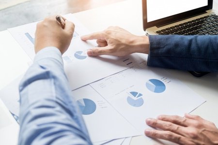 chrisstuart8180's tweet image. #DigitalMarketingStrategyExample, #ConsumerMarketing Facebook bans ads promoting cryptocurrencies goo.gl/z9D2jy