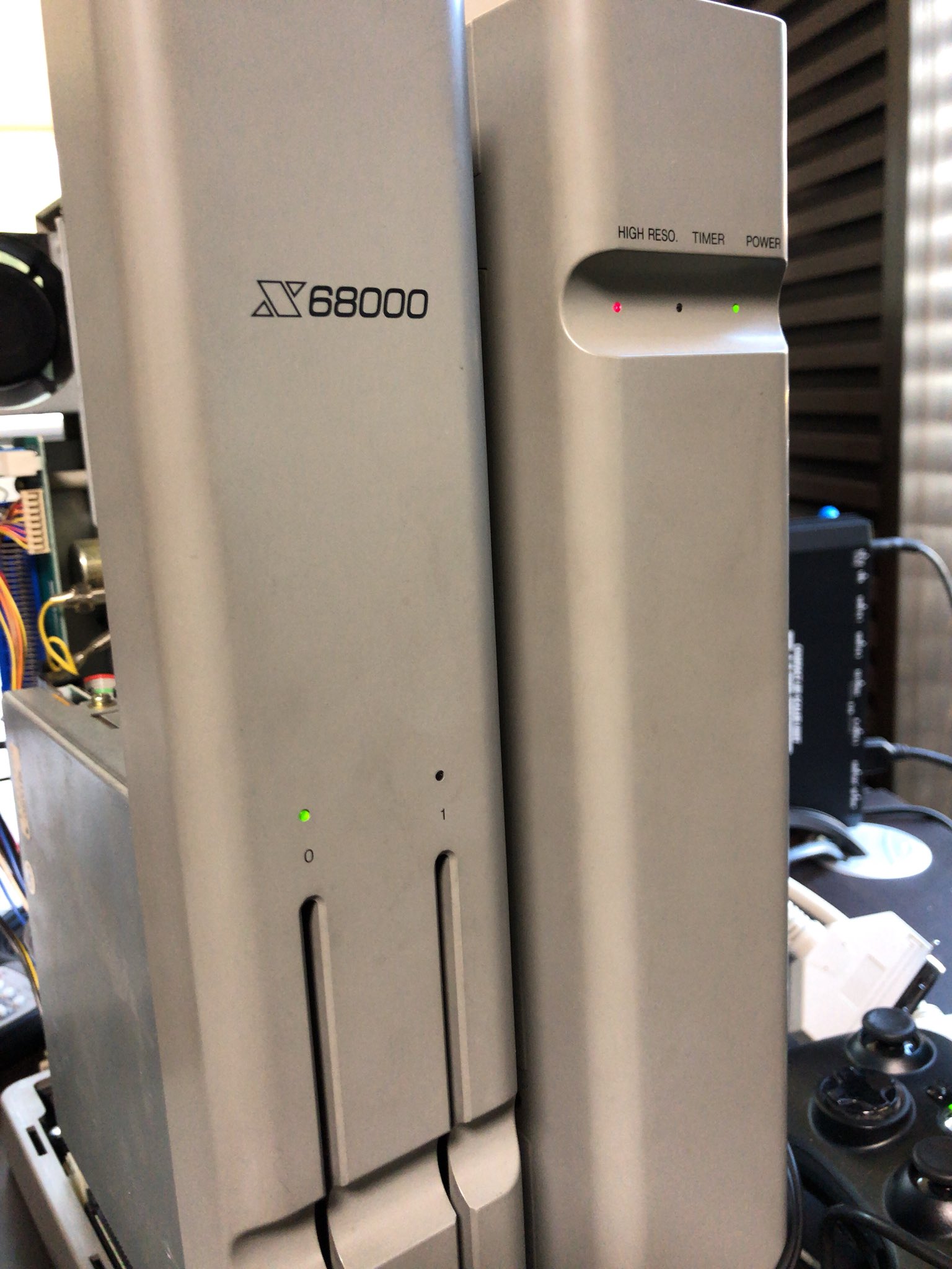 シャープ X68000 ACE 本体 初代デビューから1年後に誕生した「X68000 ACE-HD」 - AKIBA PC