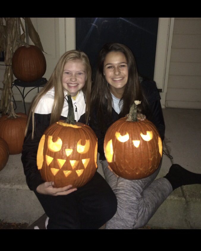 rockinredhead14's tweet photo. happy 17th birthday girl!!! love u so much b 💖💖 thx for making me laugh all of the time ;))) https://t.co/Y6D9ekJZ2U
