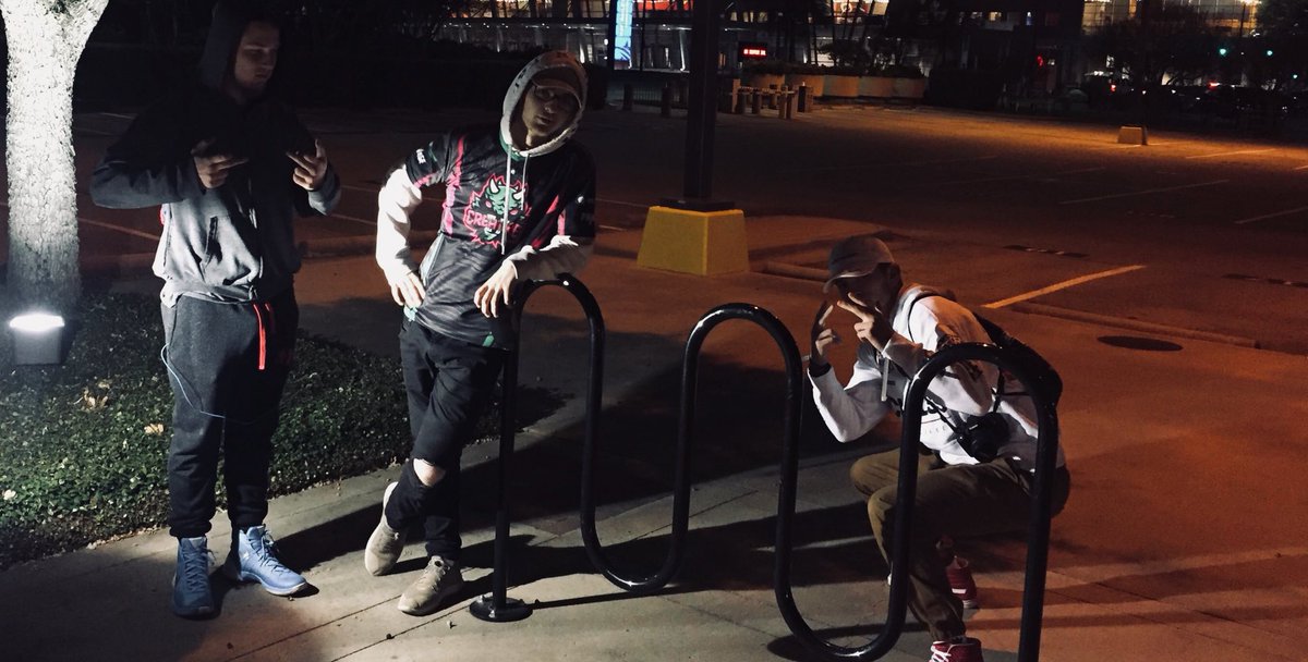 SirMicKyyy's tweet photo. Throwback to the Day 1 bomb threat of #MLGDallas w/ @Shipplet
Shit was lit asf https://t.co/YFhgagFfTQ