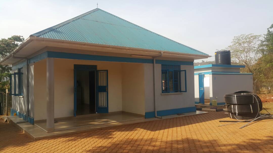 Kiboga Water Supply System was handed over to Central Umbrella of Water and Sanitation to provide good service delivery to Kiboga community. #MWEWORKS <a href="/UmbrellasWatsan/">Umbrellas of Water and Sanitation💧</a> <a href="/HonKibuule/">Kibuule Ronald</a> <a href="/alfayole/">Alfred Okot Okidi</a> <a href="/WSDFUganda/">WSDFUganda</a> <a href="/FrankTumwebazek/">Frank K Tumwebaze,MP: Isaiah 41: 11</a> <a href="/DominicKavutse/">Dominic Kavutse</a> <a href="/UgandaMediaCent/">Uganda Media Centre</a> <a href="/nbstv/">NBS Television</a>