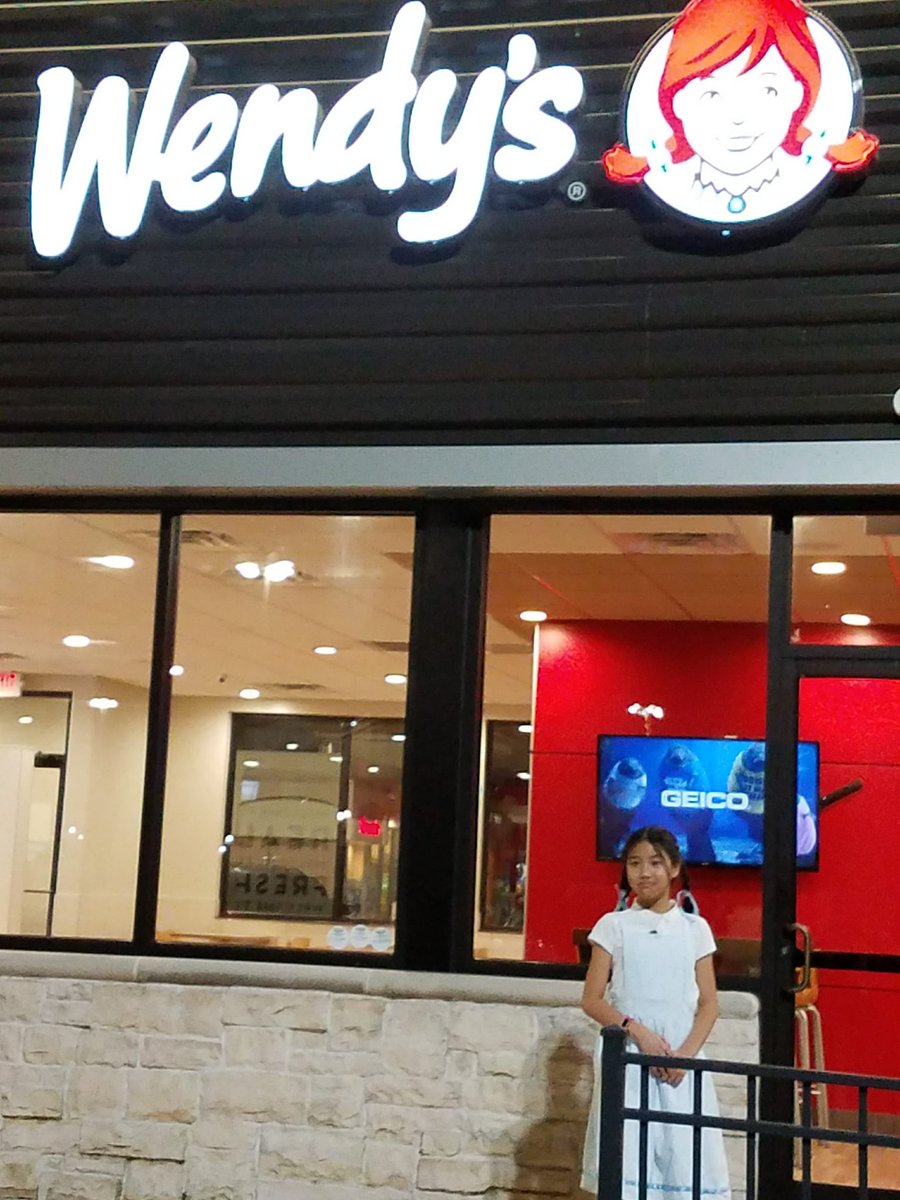 mairedtag's tweet photo. ...she was just being Dorothy and played Somewhere over the 🌈 with her viola and then this happened on our way home @Wendys https://t.co/lppr2NHU7q