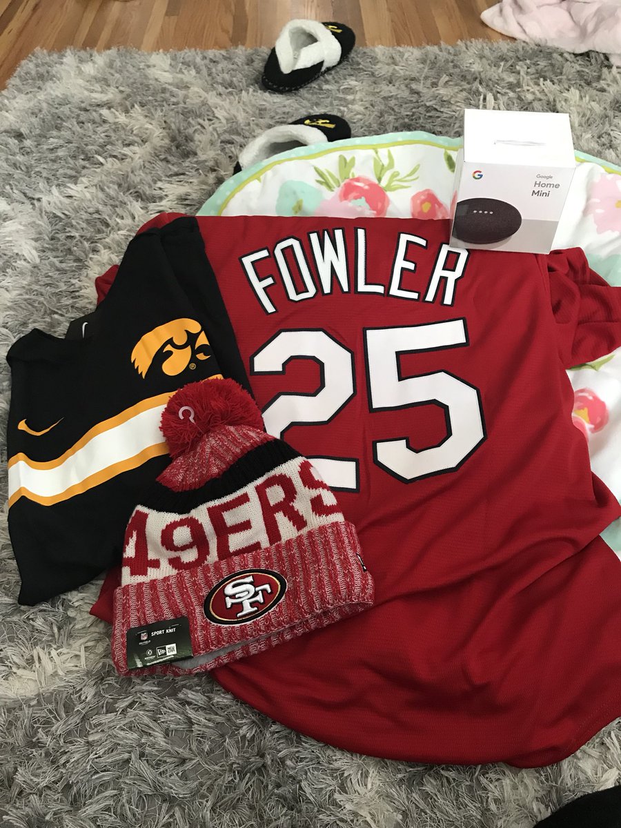 Mr_CincoDeMayo's tweet photo. My fiancé came through with the @DexterFowler Jersey for my birthday today. Tough one for her since she's a Cubs fan #HouseDivided #LovableWinners https://t.co/99E0k3nGEH