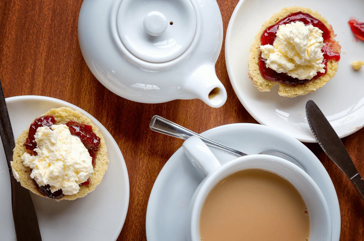 Britain tea. Завтрак в английском стиле. Кофе со сливками. Чай со сливками. Cream Tea.