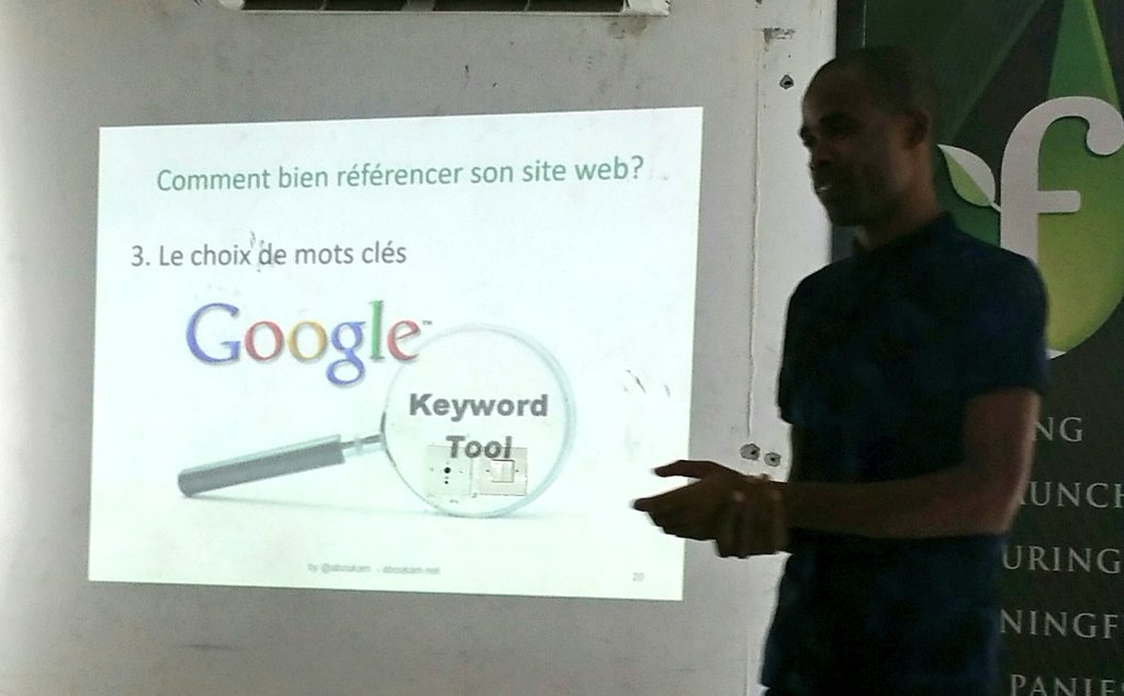 sterlingmadara's tweet photo. 1 créer un site dynamique qui soit responsive design 
2 soumettre son site au moteur de recherche 
3 bien choisir ses mots clés un travail pour les webmasters
Le mot clé c'est penser aux requêtes des clients afin qu'ils nous retrouvent facilement. @aboukam
#MasterClassBDS https://t.co/ibdWoTD4z7