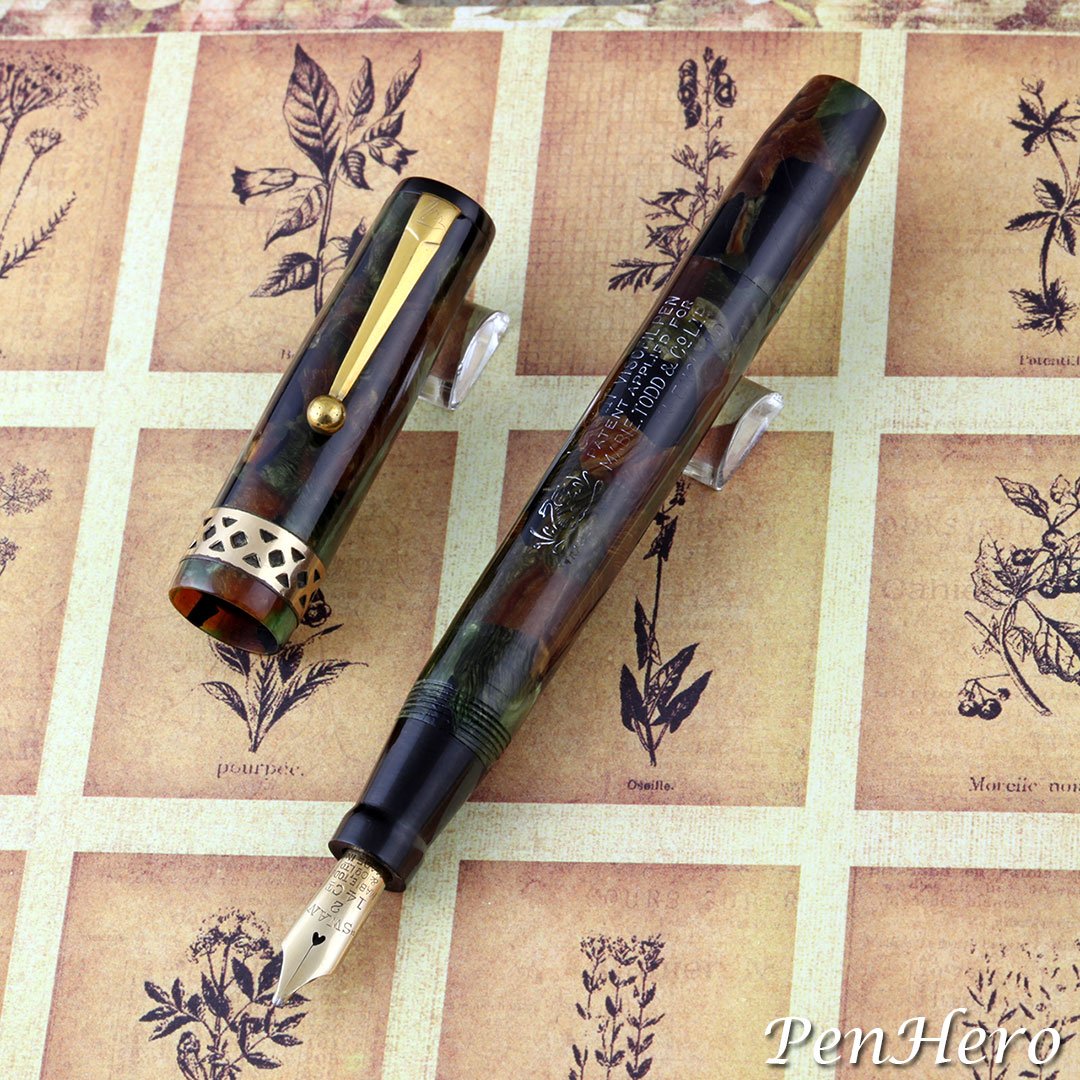 PenHero's tweet photo. Mabie Todd Swan Visofil 'V' Series V211 / 63 Russet & Jade c. 1936
#pencollecting #fountainpen #mabietodd #swan #swanpen #visofil #russetjade https://t.co/VzX4rLZHDI
