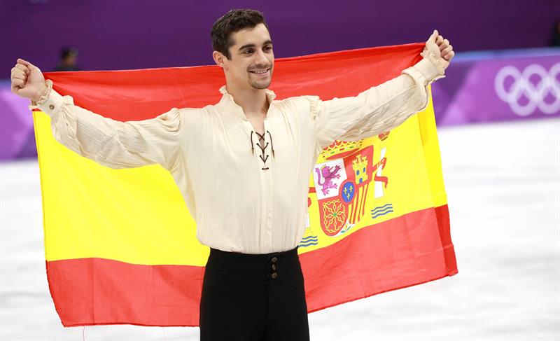EspanaGlobal's tweet photo. ¡@javierfernandez ha vuelto a hacer magia! Bronce histórico para #España🇪🇸 en los Juegos Olímpicos de #PyeongChang2018. Enhorabuena y gracias por ilusionarnos cada vez que sales a darlo todo sobre el hielo #PatinajeArtístico @COE_es @fedhielo #FigureSkating https://t.co/wC3CqEqMgh
