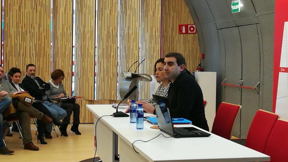 FSA_PSOE's tweet photo. 🔴 Hoy hemos organizado una Jornada de Formación en la @FSA_PSOE sobre la nueva Ley de Contratos del Sector público.
A ella asiste un gran número de compañeros/as que, desde los Ayuntamientos y las Agrupaciones Socialistas, trabajan comprometidos para la ciudadanía asturiana. https://t.co/hwPOXNCwUm