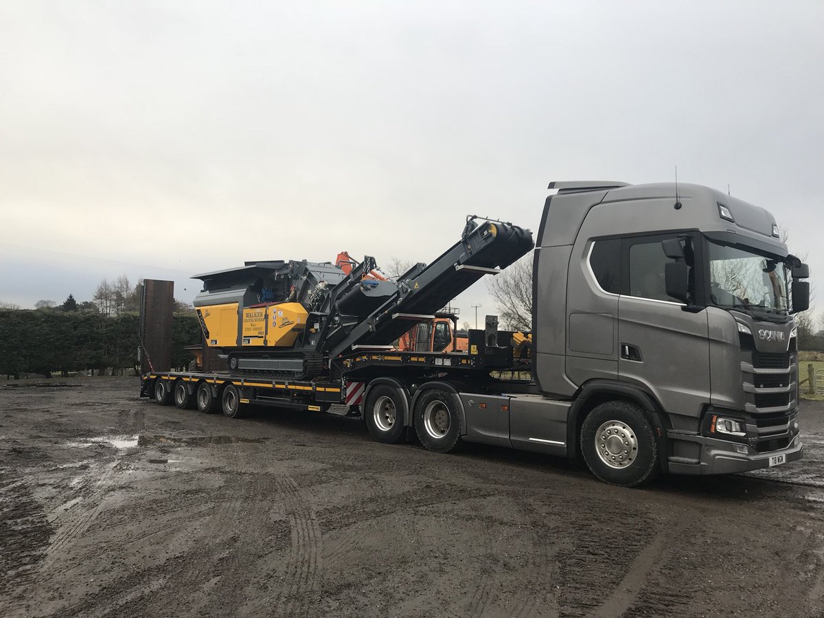 TandBCumbria's tweet image. Out with the old in with the new #Rubblemaster RM70GO compact crusher from @TandBCumbria collected first thing this morning #recycling #crushing