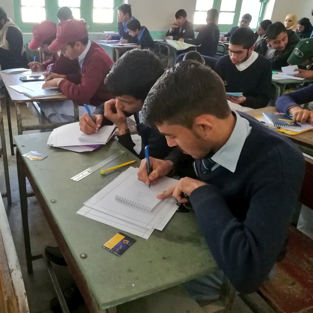 MathsSciencePK's tweet photo. Students solve a tough #maths equation in the given 2 minutes during #MathChallengePK

A total of 18 schools are participating in this contest! 

@mathchallengepk
@dawn_com
@EDeQUAL @EducationKP @KPGovernment https://t.co/8BmCWVydgP