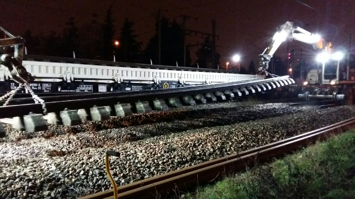 remivau's tweet photo. Travaux de RVB en gare d'Aulnay sous Bois
@RERB @SNCFReseau @EquipePN https://t.co/Xo4fBSSDkc