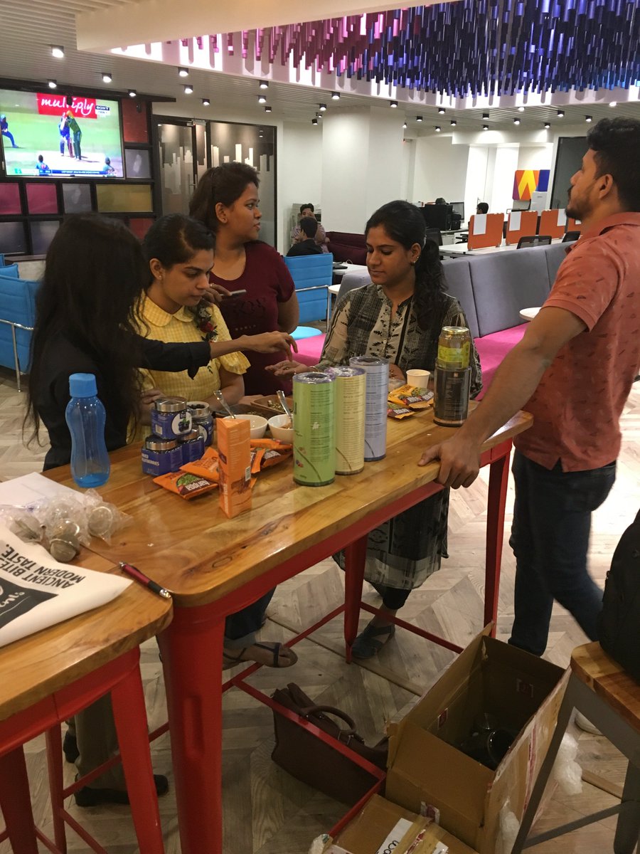 trueelements's tweet photo. February at @myawfis is all about driving fitness.
Yet another fun sampling session of these yummy and natural @trueelements snacks @myawfis
#TrueElements #AncientBitesModernTaste #MyAwfis #Kiosk #CoWorkingSpace #WeekendVibes #SaturdayMotivation #Natural #Tasty https://t.co/vgPth64ptd