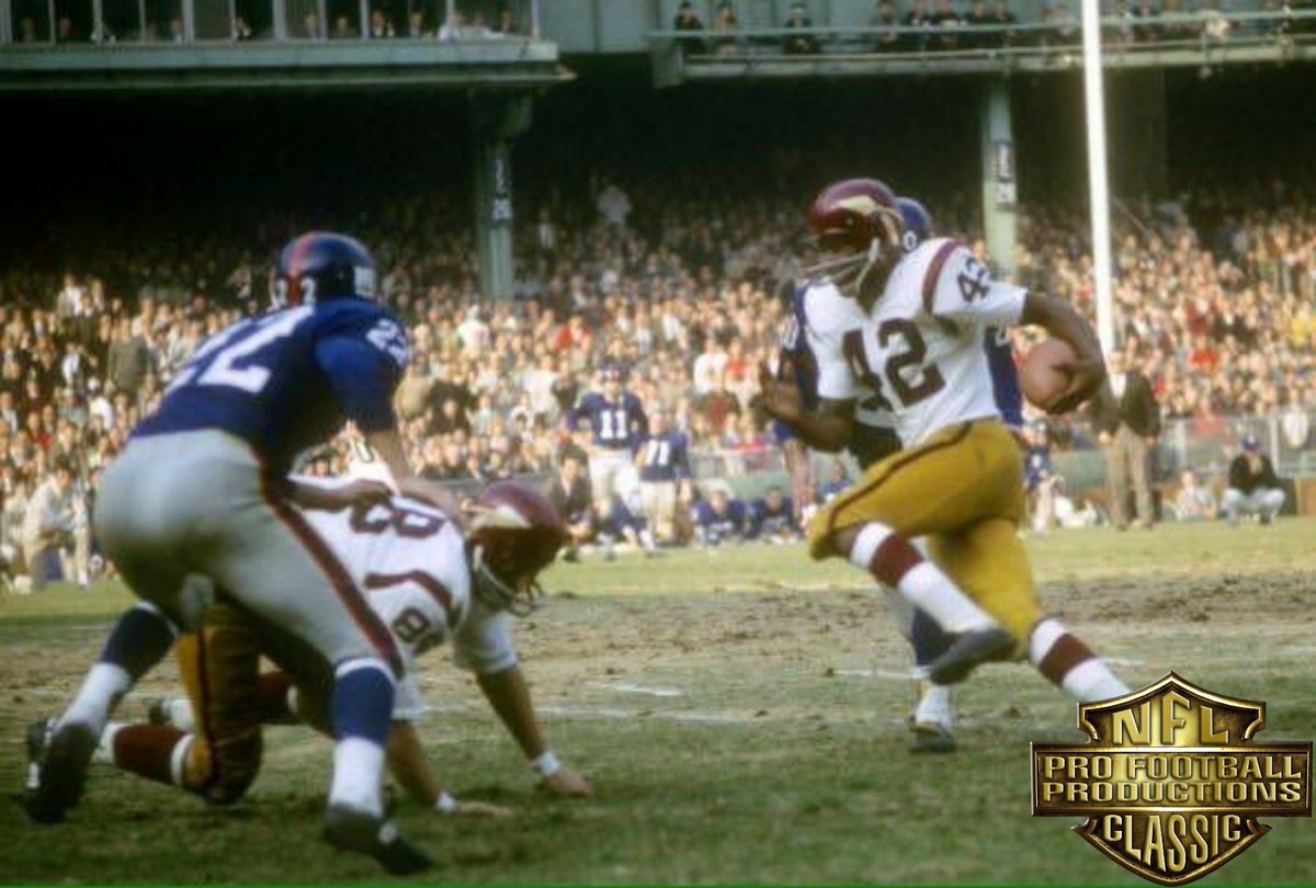 NFLclassic's tweet photo. #NFLclassic - #KeepingOurCommitment - Keeping the Memories of Profootball's past alive around the World!!! https://t.co/uxuj1yPqWo