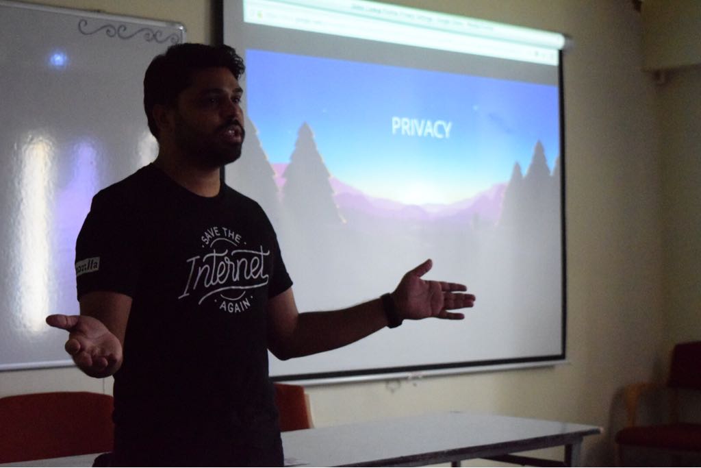 gnunify's tweet photo. When #privacy is the need of the hour, Ankit Gagdil comes and throws light on "How to cook up your Firefox". A techie-talk is always intriguing for the attendees.
#gnuNify2018 #knowafest #opensource #day2 https://t.co/UyljsblvBF