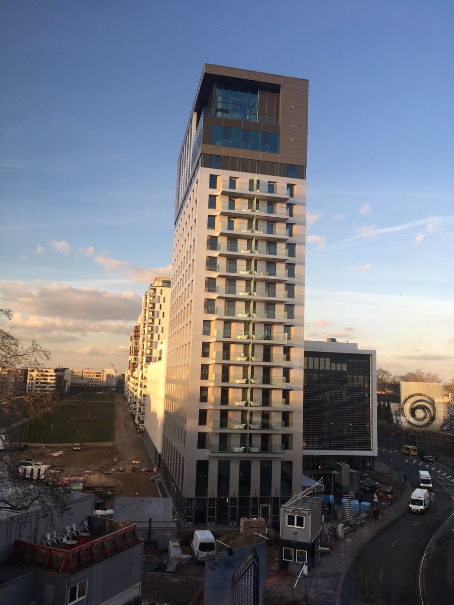 AnnickV's tweet photo. #DailyConstructionPic #BackFromParis https://t.co/maCNaTq5Km