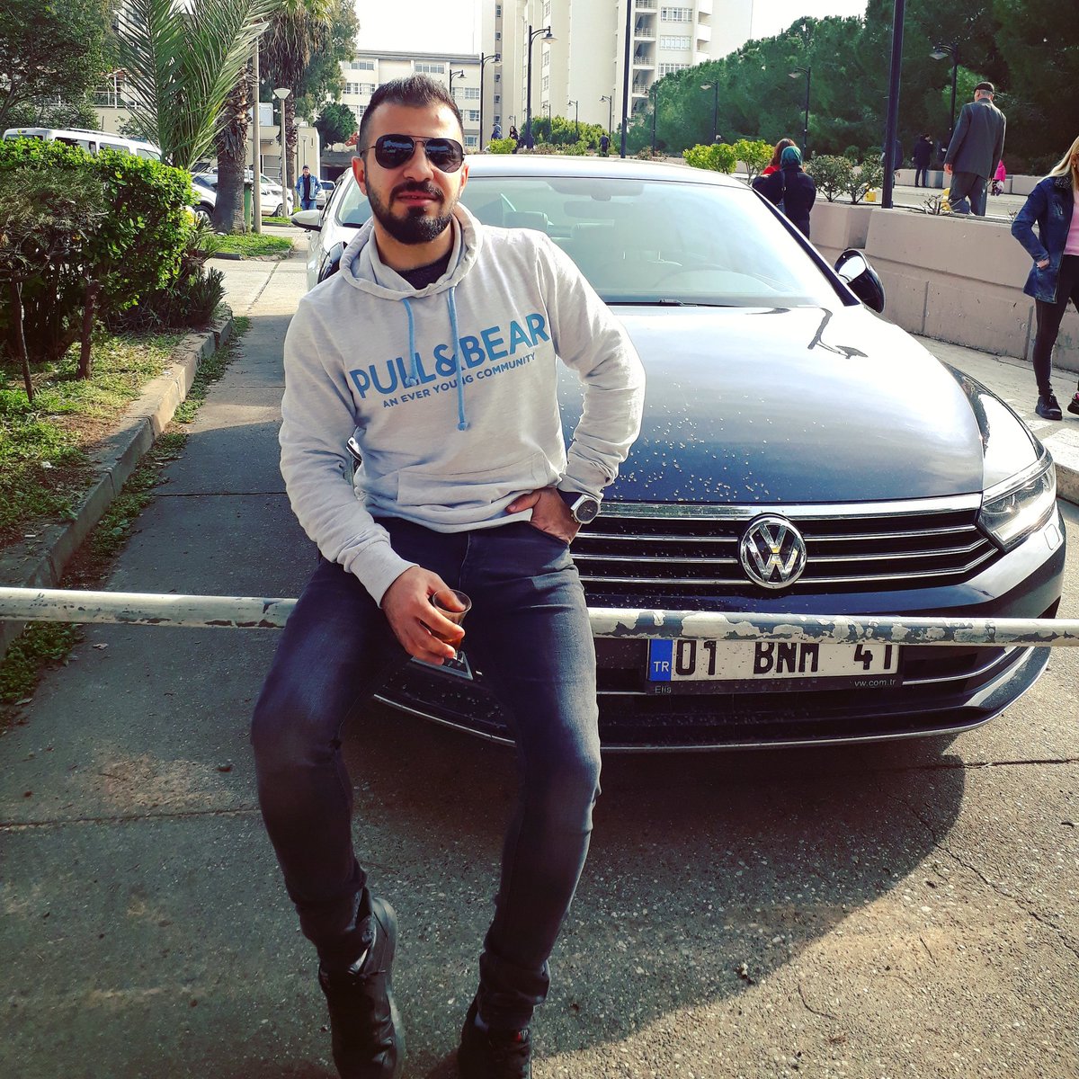 Hayat hikâyelerimiz farklı, 
Aynı parmak izlerimiz gibi...