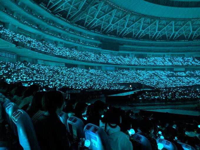 Egyptian_Shawol's tweet photo. 180217 SHAWOLS inside the Venue @ #KyoceraDomeDay1 💕

Cr. Owners 
#SHINeeWorldTheBest2018 https://t.co/ezPwka5Ufp