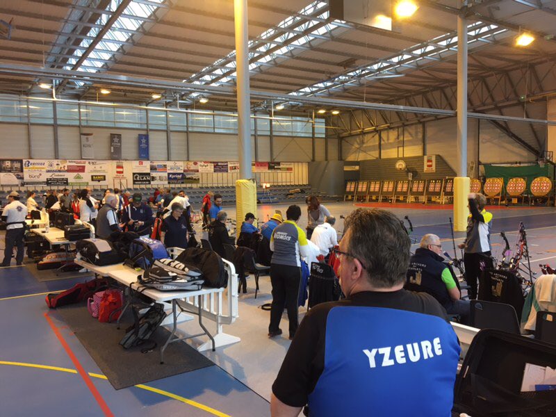 LGiscardEstaing's tweet photo. Aux côtés de la Présidente de l'#Arcclub #Chamalières Mme Deshayes pour lancer les championnats #tiràl'arc #Comité #régional #Auvergnerhonealpes @FFTiralArc au complexe sportif #AlainBresson à #Chamalieres https://t.co/H8xWcDlxZ0