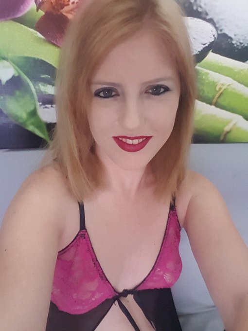 Ich bin online bei visit-x kommt mich doch einfach im livechat besuchen freu mich schon  @hot_german_amateur_girls<a href="/tag/amazing"class="tags"><span>#amazing</span></a><a href="/tag/selfshot"class="tags"><span>#selfshot</span></a><a href="/tag/visit_x"class="tags"><span>#visit_x</span></a>