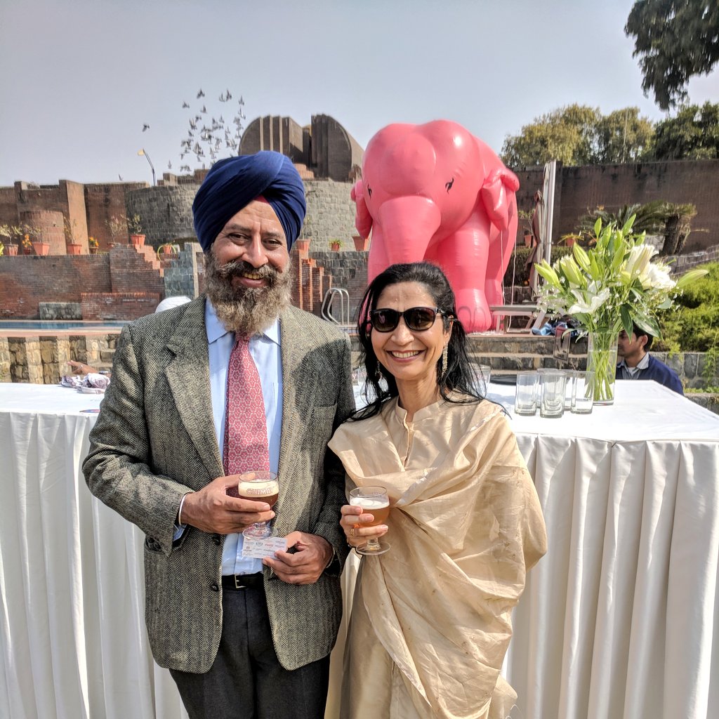 BelgiuminIndia's tweet photo. Promoting Indian cuisine around the world @eatwithIndia joins @BelgiuminIndia for a #LalMaas cook-off, a dish from #Rajasthan that goes perfect with a Belgian beer 🍺 - #Belgium &amp; #India 70 years of friendship 🇮🇳🇧🇪 https://t.co/MvppC7zxev