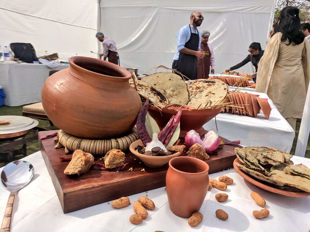 BelgiuminIndia's tweet photo. Promoting Indian cuisine around the world @eatwithIndia joins @BelgiuminIndia for a #LalMaas cook-off, a dish from #Rajasthan that goes perfect with a Belgian beer 🍺 - #Belgium &amp; #India 70 years of friendship 🇮🇳🇧🇪 https://t.co/MvppC7zxev