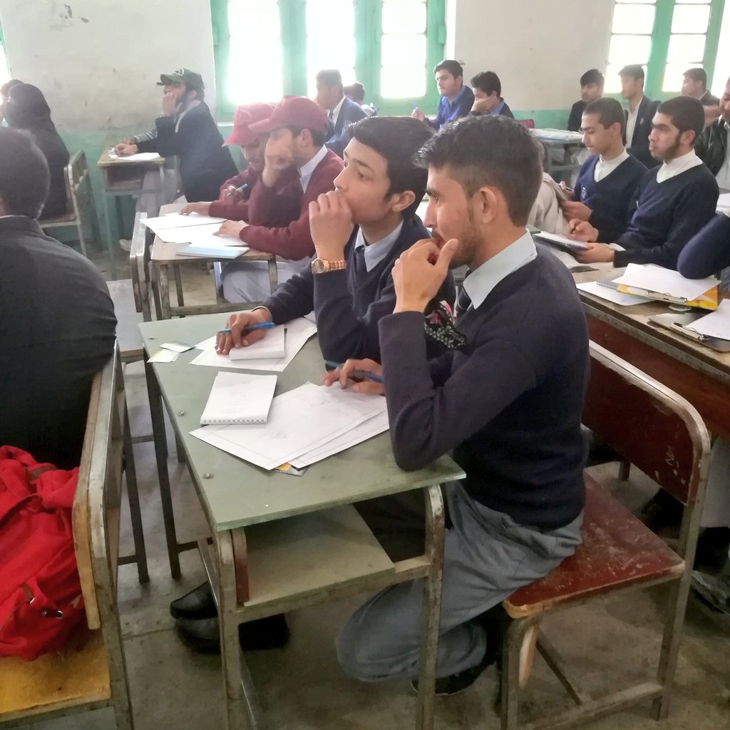 MathsSciencePK's tweet photo. Tensions rise as the questions get tougher and tougher during the #MathChallengePK at School No. 2 #Peshawar

@EducationKP @AtifKhanpti @KPGovernment @mathchallengepk @EDeQUAL @dawn_com @mcbarifhabib @TaleemiJirga @PyaraHazara @Udhyaana @KohistanValley https://t.co/RgpqkQ98DK