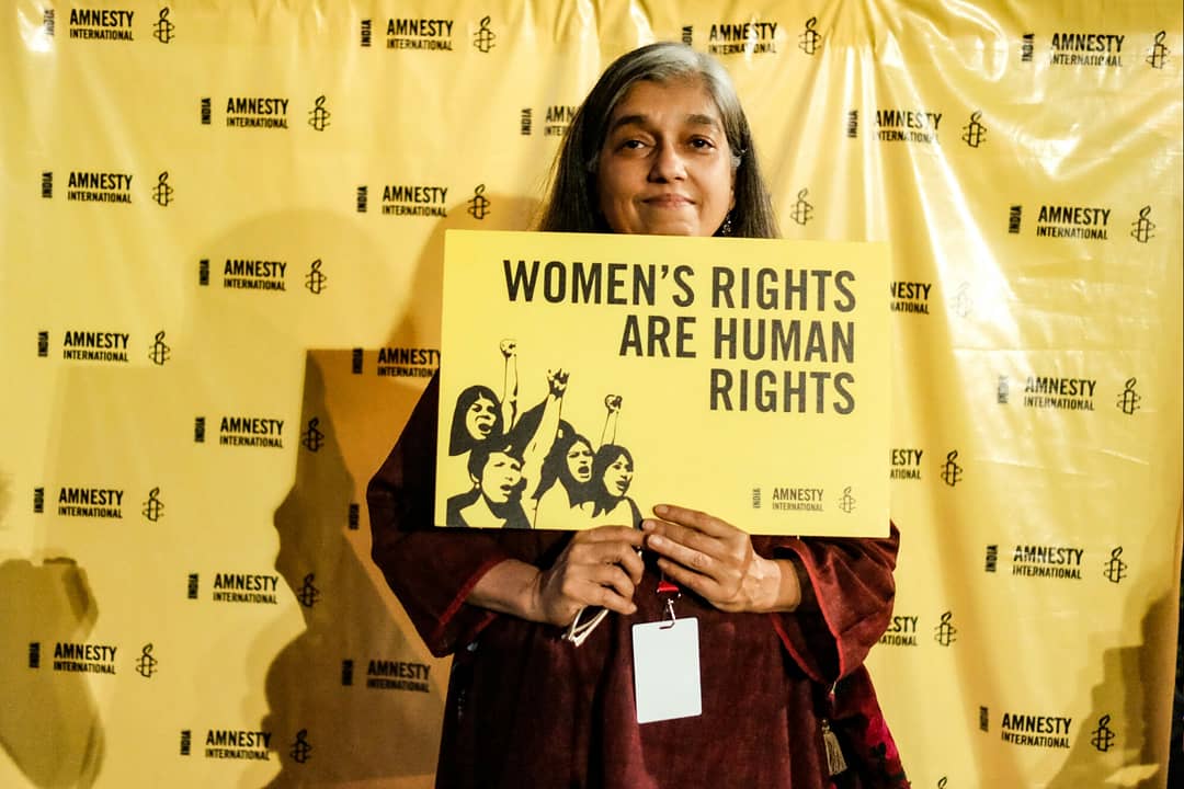 AIIndia's tweet image. #RatnaPathakShah, graced the #AmnestyStage @backdoorsbytht in Mumbai. At this #ConcertWithACause, she captivated our audience with her rendition of "we, the sinful women."

📷: Sirish Nimmagada for @aiindia