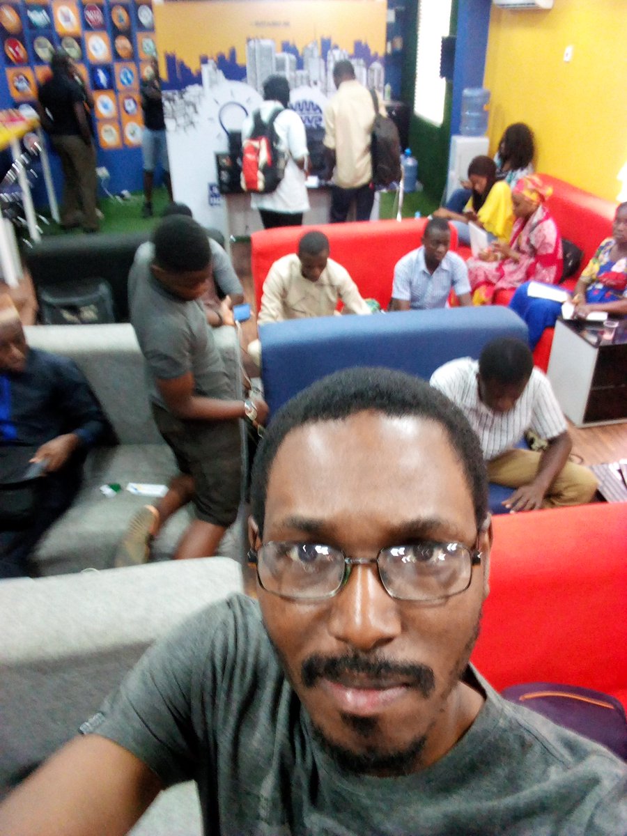 MahmoudTokura's tweet image. Slowly getting filled up. So many smart people already here. Let the learning begin. #PythonAbuja