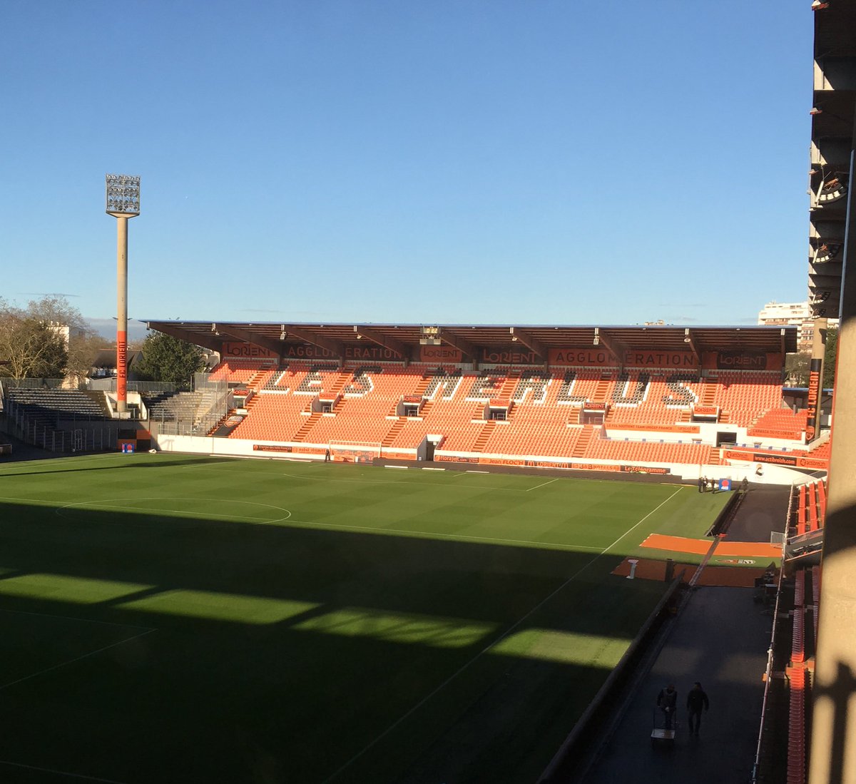 FCLorient's tweet photo. Conditions idéales ☀️ pour un beau match de football ⚽️
A tout à l’heure @AJA ! https://t.co/kX8KLJkFZB