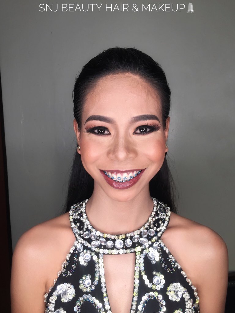 teachernicolai's tweet photo. ❤️JPNIA NIGHTs 2018
Ms @kimkong0812
Thank You For Trusting SNJ Beauty🙏🏻
Hair & MakeUp By Yours Truly💄
#SNJBeauty #makeupartist #bysmakeup #makeuptransformation #makeuponmyhand #thepowerofsnj #makeupsession #beforeandafter #onmymakeupchair #makeupislife https://t.co/xidRYnysXq