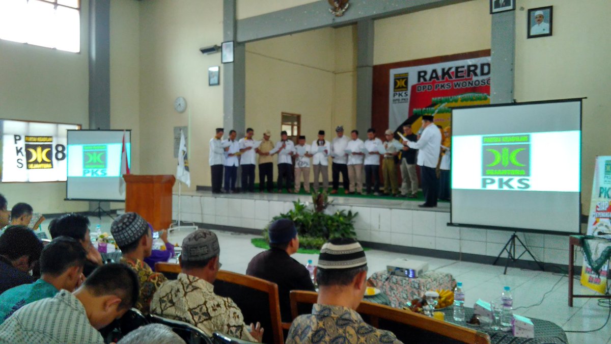 Pelantikan Team Pemenangan Pemilu Daerah DPD PKS Wonosobo,

PKS siap memenangkan Sudirman Ida dan Pemilu 2019